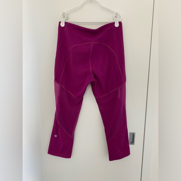 Lululemon Leggings Crops Pink Fuschia EUC Size 8 - Picture 2 of 3